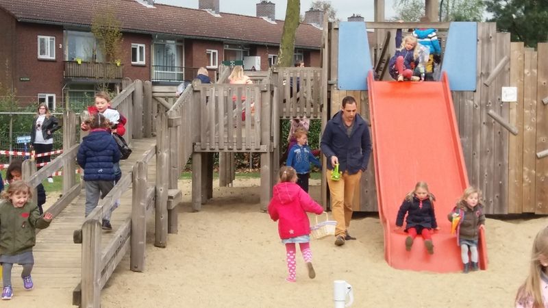 Klimtoestel met rolstoelhelling in de Dierense Speeltuin